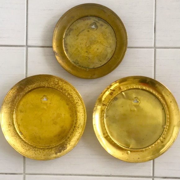 Set of 3 Vintage/Antique  Round Brass Picture Frame Plates - Made in England - Picture 2 of 8